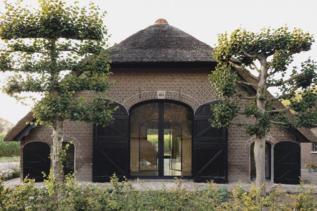 Ahof Farmstead: Historie v modern&iacute;m pojet&iacute;