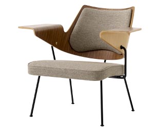 Křeslo RFH Lounge Chair RD8, design Robin Day, ořechov&aacute; d&yacute;ha, bukov&eacute; dřevo a&nbsp;pr&aacute;&scaron;kově lakovan&aacute; ocel, cena 57 163&nbsp;Kč
