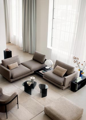 Modul&aacute;rn&iacute; sofa Sina, vnitřn&iacute; r&aacute;m ze dřeva, sed&aacute;k s&nbsp;vrstvenou strukturou z&nbsp;polyuretanov&eacute; pěny, opěrn&eacute; pol&scaron;t&aacute;ře s&nbsp;efektem prachov&eacute;ho peř&iacute;, dostupn&eacute; v&nbsp;mnoha rozměrech a&nbsp;materi&aacute;lov&yacute;ch proveden&iacute;ch, cena na dotaz