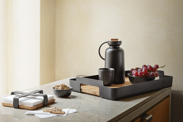 Servírovací podnos Rectangular z kolekce Nordic Kitchen, plast, bambus, černá, 50 × 35 cm, cena 2 599 Kč