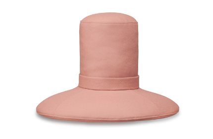 Pol&scaron;t&aacute;ř Roya, Freifrau Manufaktur &times; Maryam Keyhani, rozměry 50 &times; 50 &times; 35 cm, cena&nbsp;na&nbsp;dotaz