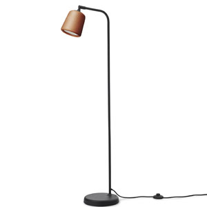 Stojac&iacute; lampa z&nbsp;kolekce Material, pr&aacute;&scaron;kově lakovan&aacute; ocel, st&iacute;nidlo různ&eacute; materi&aacute;ly, cena na dotaz