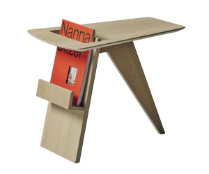Odkl&aacute;dac&iacute; stolek, design Jens Risom, překližka, 58 &times; 41 cm, v&yacute;&scaron;ka 47 cm, cena 12&nbsp;726&nbsp;Kč 