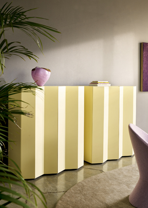 Z24 726, design Muller van Severen, komoda z MDF a dřeva s matně lakovan&yacute;m povrchem, rozměry 120 &times; 101 &times; 54 cm,  cena 192 693 Kč 