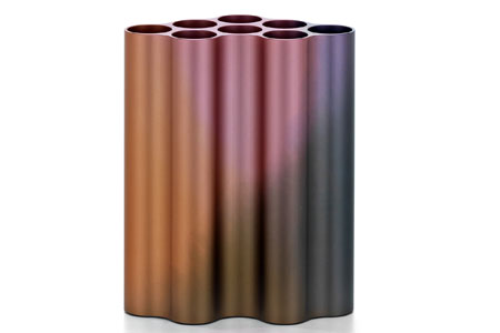 Nuage, design Ronan &amp; Erwan Boroullecovi, limitovan&aacute; edice v&aacute;z z anodizovan&eacute;ho hlin&iacute;ku, cena na dotaz 