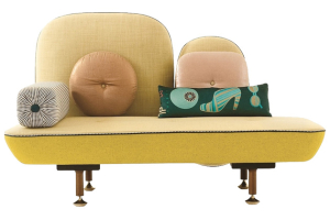 Sofa My Beautiful Backside Sofa, design Doshi Levien, rám ze dřeva a oceli, šířka  160 až 307 cm, cena na dotaz → www.moroso.it
