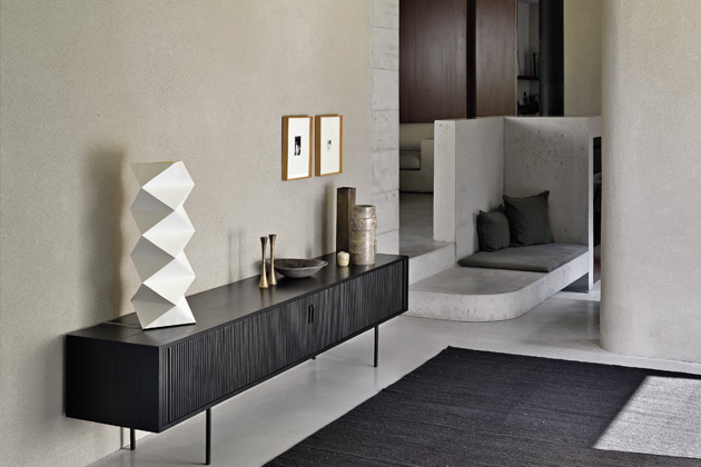 Televizn&iacute; skř&iacute;ňka Roller Max TV, design Alain van Havre, t&yacute;kov&eacute; dřevo,cena 67&nbsp;054 Kč
