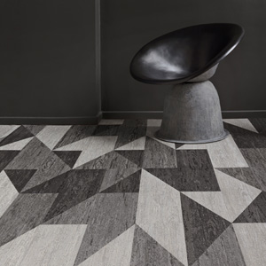 Tkan&yacute; vinyl 2tec2 z&nbsp;kolekce Silva (KPP), ekologick&aacute; podlahov&aacute; krytina z&nbsp;bio materi&aacute;lů, elegantn&iacute; 3D povrch připom&iacute;naj&iacute;c&iacute; tkan&eacute; textilie, dekor připom&iacute;naj&iacute;c&iacute; hru st&iacute;nů, cena na dotaz 