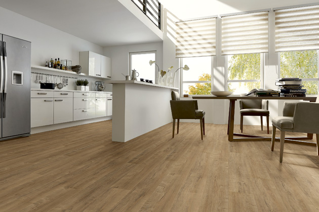a 9949 Baltimore z kolekce Grand Floor 0,4, dostupná pro lepenou i plovoucí pokládku, cena od 646 Kč/m² 