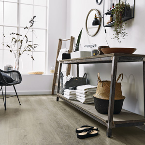 Velkoform&aacute;tov&aacute; vinylov&aacute; podlaha #BerlinLoft z&nbsp;kolekce 600 Wood XL , dřevěn&yacute; design s&nbsp;re&aacute;ln&yacute;m povrchem, lepen&aacute; pokl&aacute;dka,  cena 744 Kč/m&sup2;