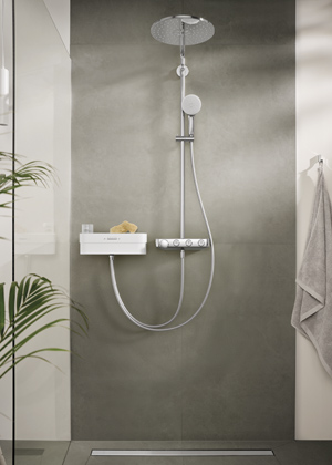 Sprchov&yacute; syst&eacute;m na zeď Euphoria Purefoam (Grohe), termostat, zař&iacute;zen&iacute; Grohe Purefoam v&nbsp;b&iacute;l&eacute; barvě se skleněn&yacute;m horn&iacute;m krytem, funkce Grohe Purefoam &ndash; smyslov&yacute; z&aacute;žitek ze sprchov&aacute;n&iacute; s&nbsp;teplou pěnou, chrom, cena na dotaz 