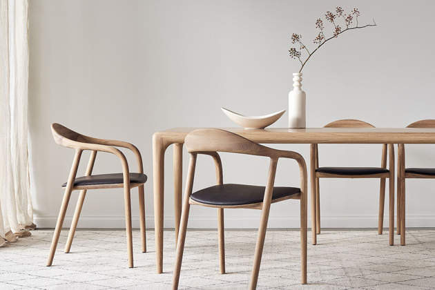 Židle Neva, design Artisan, masivn&iacute; dřevo, v&iacute;ce druhů, textilie i&nbsp;kůže, cena 23&nbsp;438&nbsp;Kč 