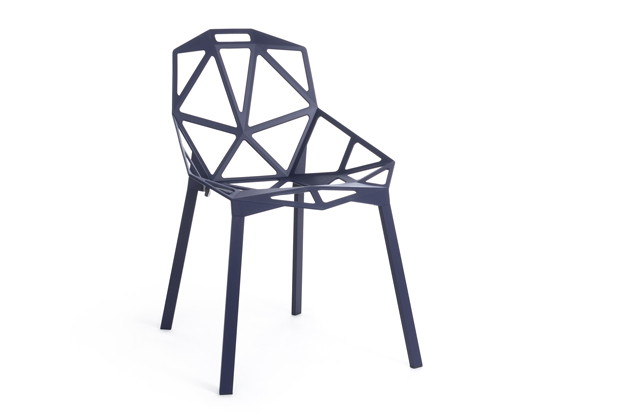 Židle Chair One, design Konstantin Grcic, hliník, cena 10 646 Kč 